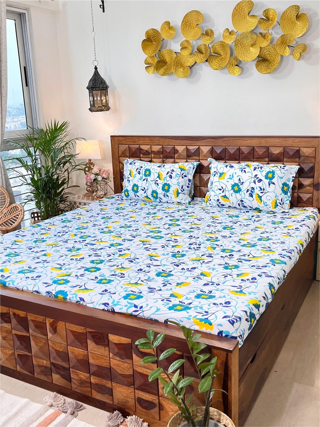 URBAN SPACE Divine White & Blue Floral 104 TC Cotton Queen Bedsheet & 2 Pillow Covers
URBAN SPACE Divine White & Blue Floral 104 TC Cotton Queen Bedsheet & 2 Pillow Covers
