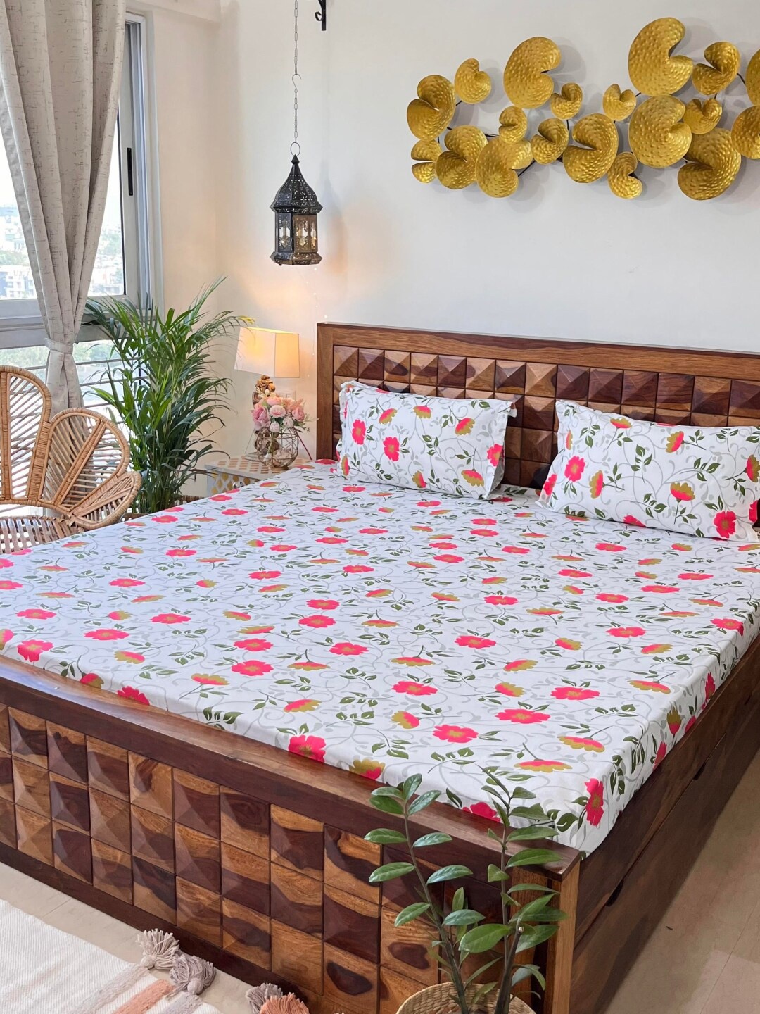 URBAN SPACE Divine White & Red Floral 144 TC Cotton Queen Bedsheet & 2 Pillow Covers
URBAN SPACE Divine White & Red Floral 144 TC Cotton Queen Bedsheet & 2 Pillow Covers