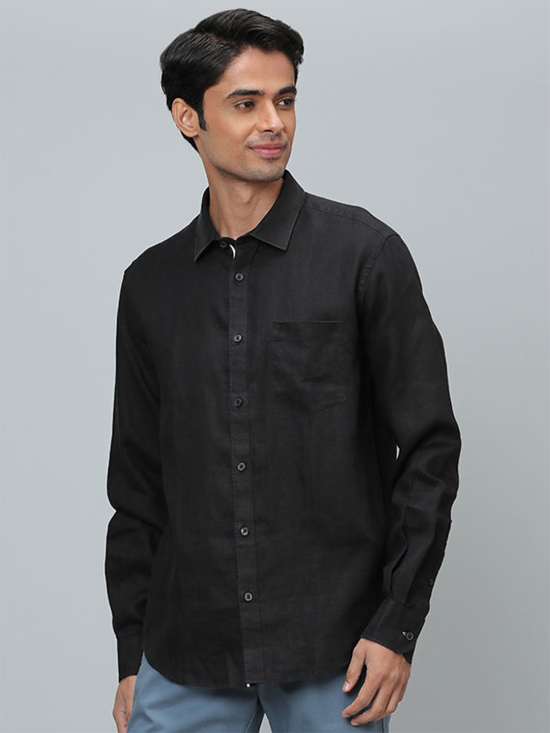 Indian Terrain Spread Collar Chiseled Slim Fit Opaque Pure Cotton Casual Shirt, Black
Indian Terrain Spread Collar Chiseled Slim Fit Opaque Pure Cotton Casual Shirt, Black