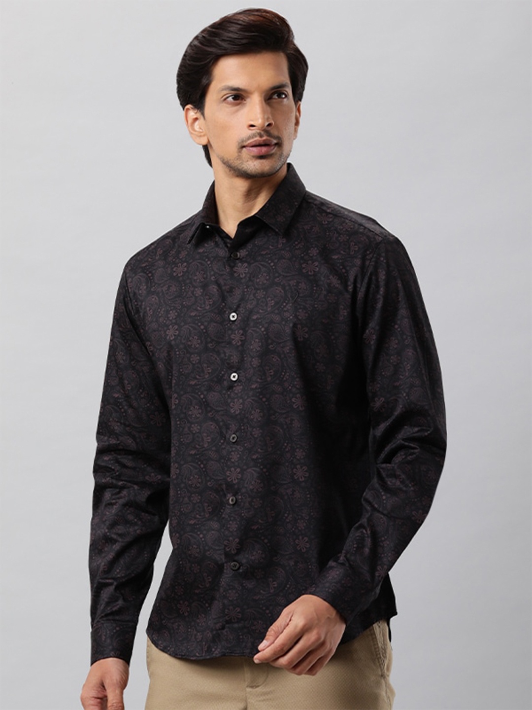 Indian Terrain Chiseled Floral Printed Slim Fit Spread Collar Cotton Casual Shirt, Black
Indian Terrain Chiseled Floral Printed Slim Fit Spread Collar Cotton Casual Shirt, Black