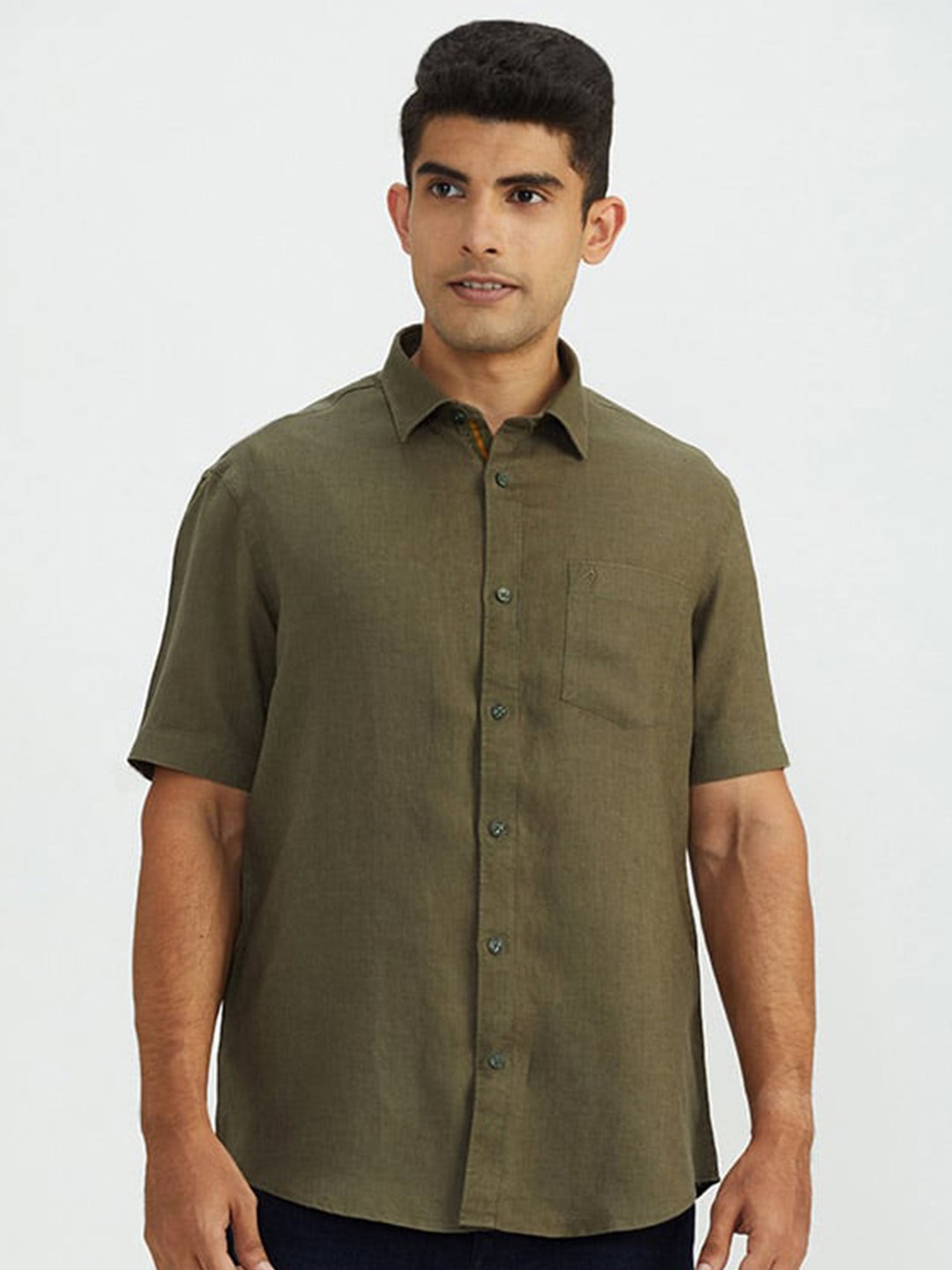 Indian Terrain Spread Collar Chiseled Slim Fit Opaque Pure Cotton Casual Shirt, Green
Indian Terrain Spread Collar Chiseled Slim Fit Opaque Pure Cotton Casual Shirt, Green