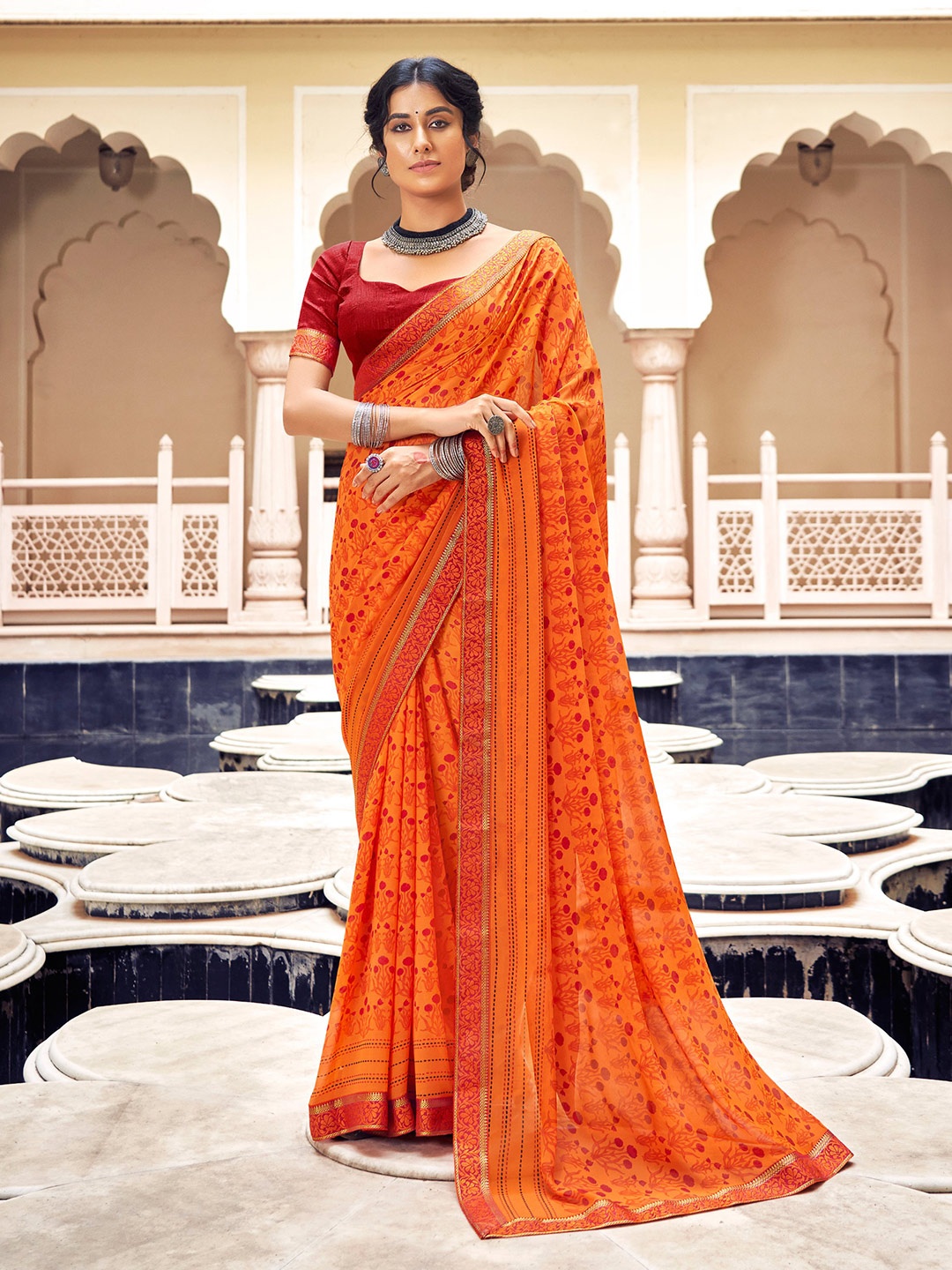DIVASTRI Floral Printed Embellished Saree, Orange
