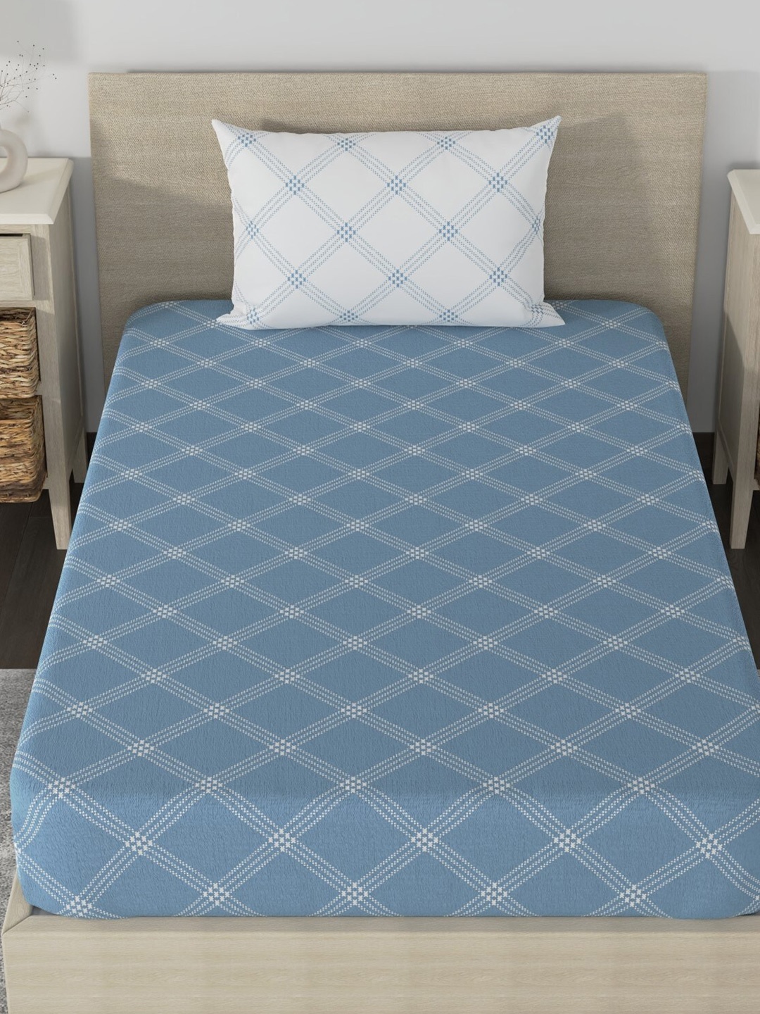 Huesland Aspire Blue & White Printed 186 TC Cotton Single Bedsheet & Pillow Cover
Huesland Aspire Blue & White Printed 186 TC Cotton Single Bedsheet & Pillow Cover