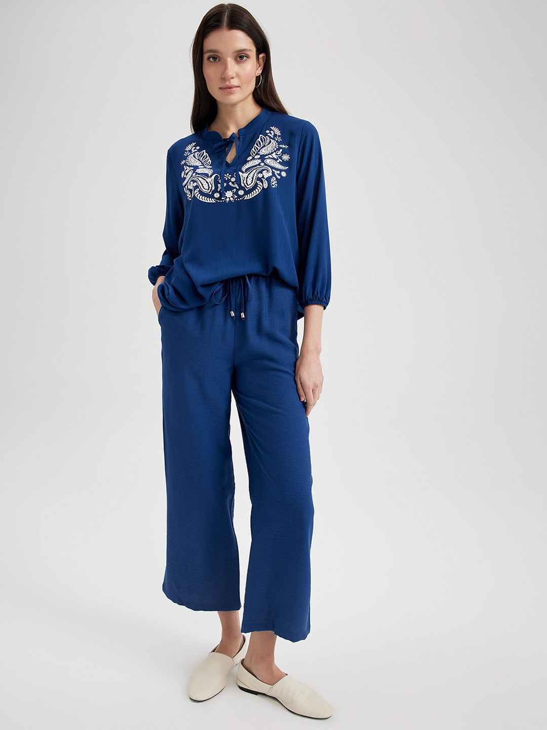 DeFacto Women Mid Rise Parallel Trousers, Blue