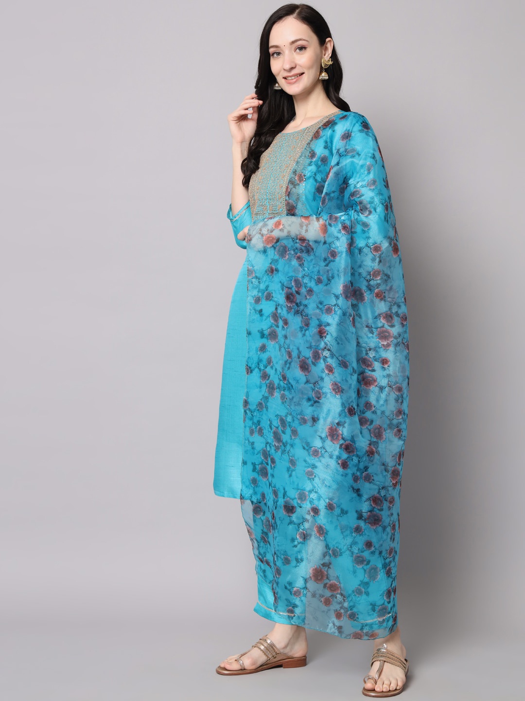 KALINI Ethnic Motifs Yoke Design Sequinned Kurta with Trousers & With Dupatta, Blue
KALINI Ethnic Motifs Yoke Design Sequinned Kurta with Trousers & With Dupatta, Blue