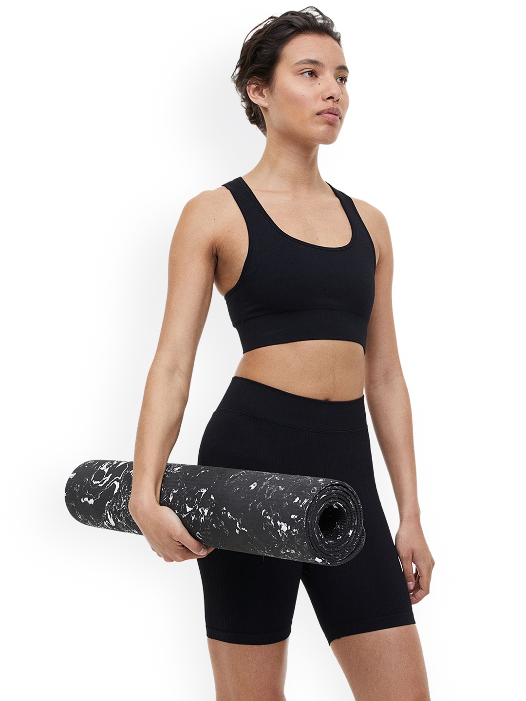 H&M Women DryMove Seamless Sports Cycling Shorts, Black