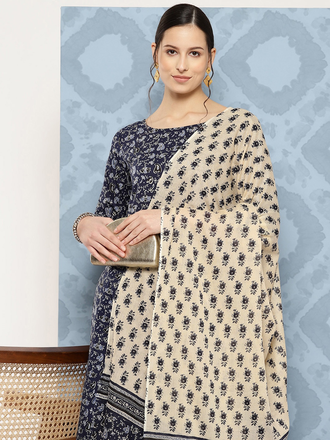 Nayo Women Floral Printed Regular Pure Cotton Kurta with Trousers & Dupatta, Navy blue
Nayo Women Floral Printed Regular Pure Cotton Kurta with Trousers & Dupatta, Navy blue