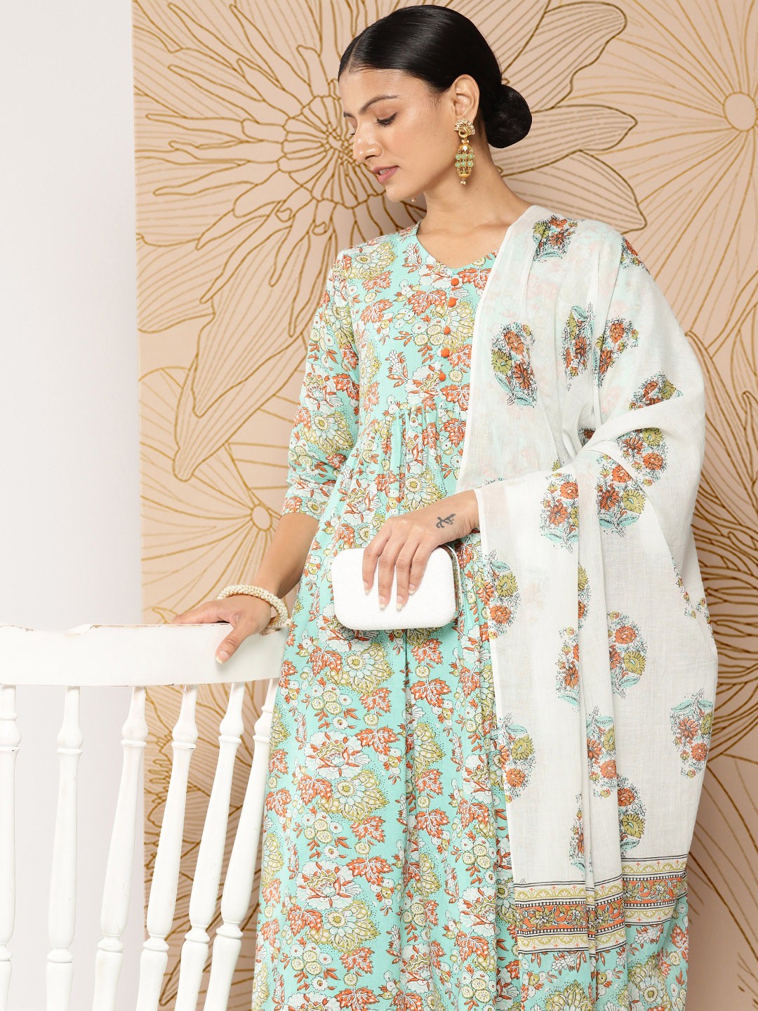 Nayo Women Floral Printed Regular Gotta Patti Pure Cotton Kurta with Palazzos & Dupatta, Green
Nayo Women Floral Printed Regular Gotta Patti Pure Cotton Kurta with Palazzos & Dupatta, Green