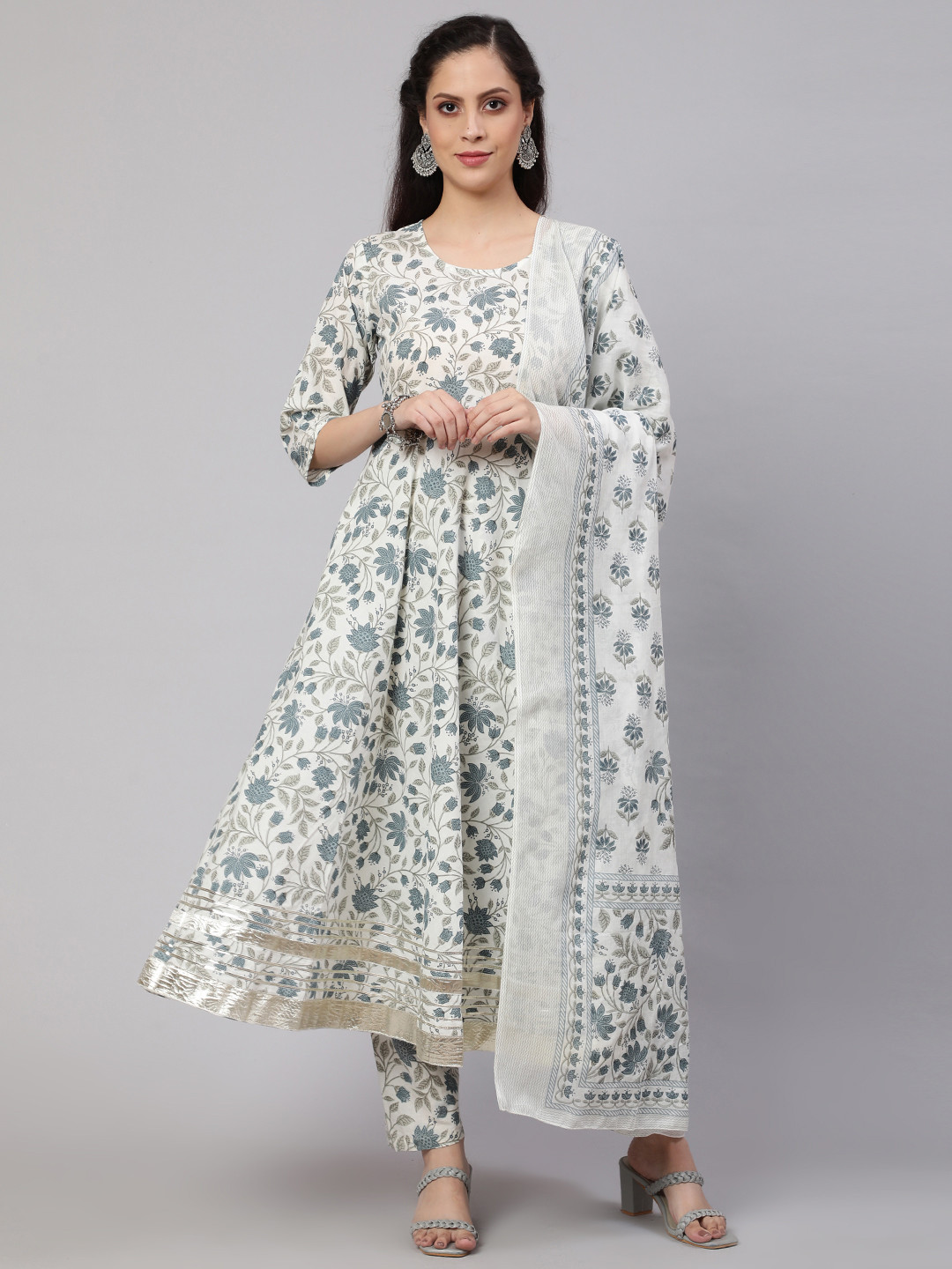 Nayo Women Floral Printed Gotta Patti Pure Cotton Kurta with Trousers & With Dupatta, Off white
Nayo Women Floral Printed Gotta Patti Pure Cotton Kurta with Trousers & With Dupatta, Off white
