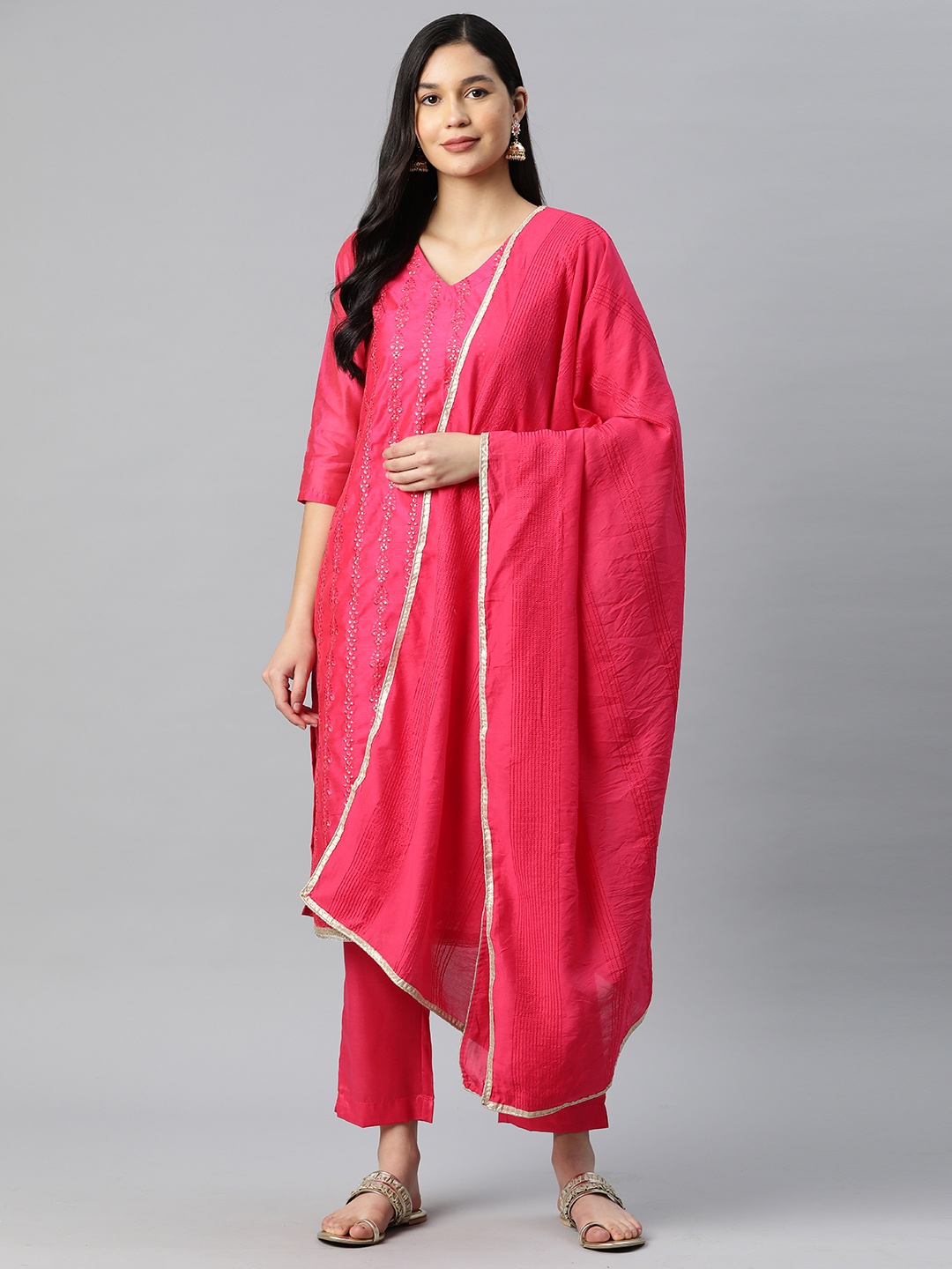 Sunehri Ethnic Motifs Embroidered Regular Sequinned Kurta With Trousers & Dupatta, Fuchsia
Sunehri Ethnic Motifs Embroidered Regular Sequinned Kurta With Trousers & Dupatta, Fuchsia