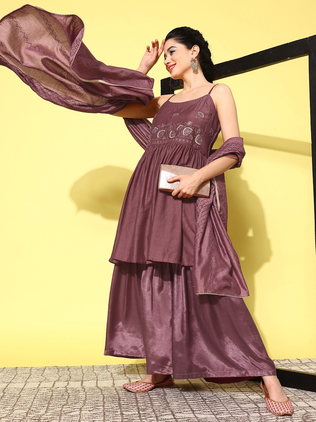 Sunehri Ethnic Motifs Yoke Design Pleated Sequinned Kurta with Sharara & With Dupatta, Mauve
Sunehri Ethnic Motifs Yoke Design Pleated Sequinned Kurta with Sharara & With Dupatta, Mauve