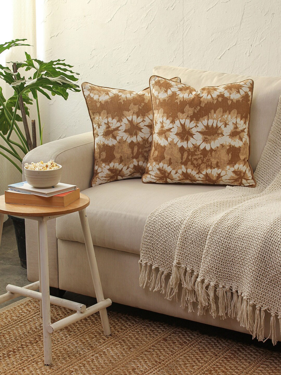 House This Maliku Beige & White 2 Pieces Abstract Printed Cotton Square Cushion Covers
House This Maliku Beige & White 2 Pieces Abstract Printed Cotton Square Cushion Covers