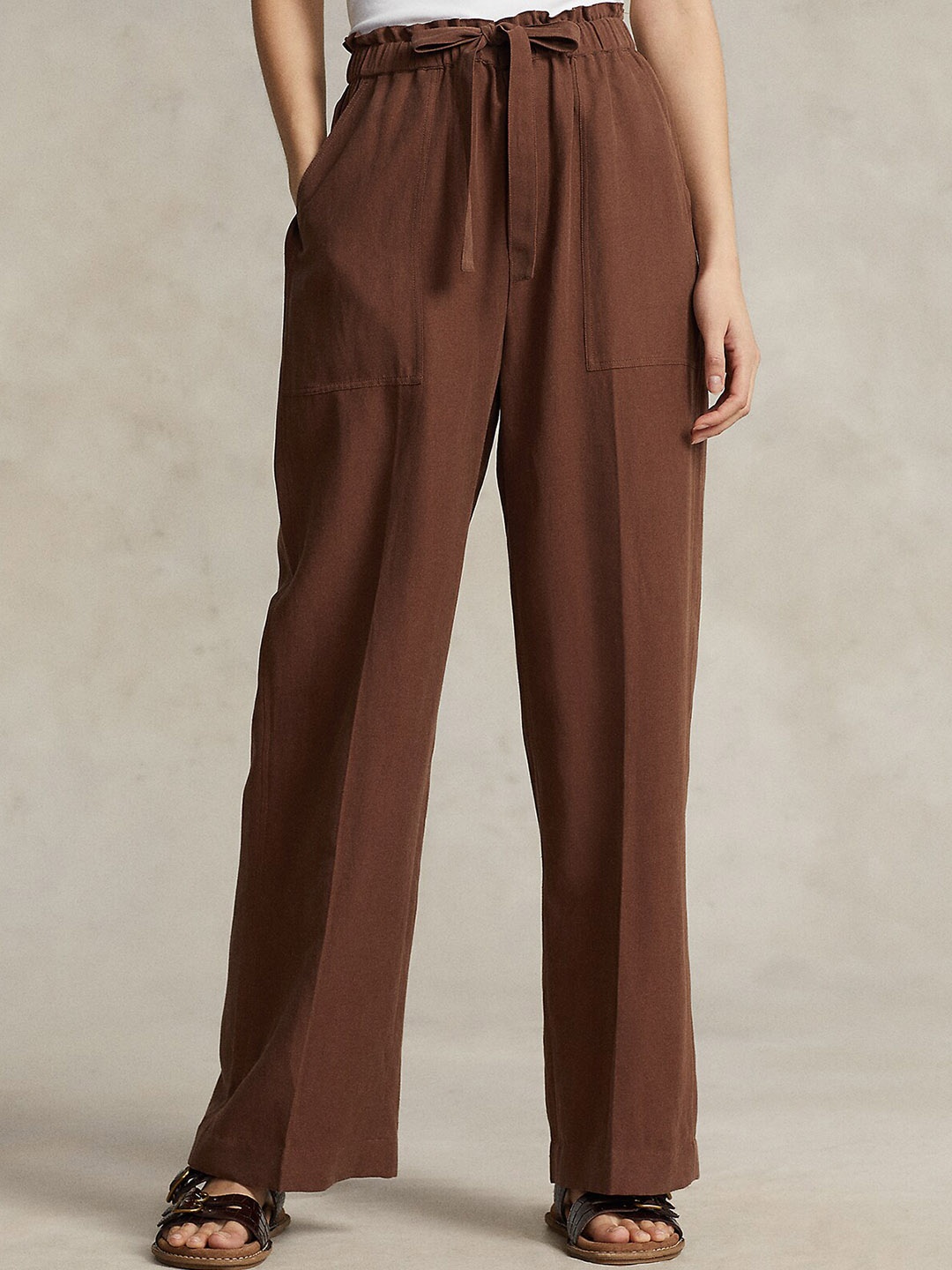 Polo Ralph Lauren Women Mid-Rise Lightweight Wide Leg Parallel Trousers, Brown
Polo Ralph Lauren Women Mid-Rise Lightweight Wide Leg Parallel Trousers, Brown