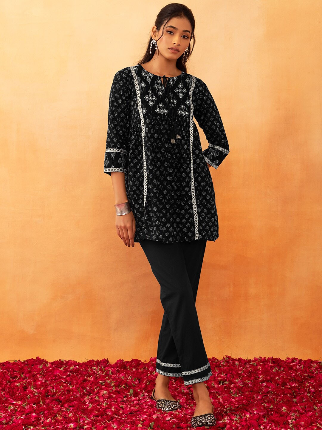 Rang by Indya Floral Printed Panelled Thread Work Pure Cotton Kurta With Trousers, Black
Rang by Indya Floral Printed Panelled Thread Work Pure Cotton Kurta With Trousers, Black