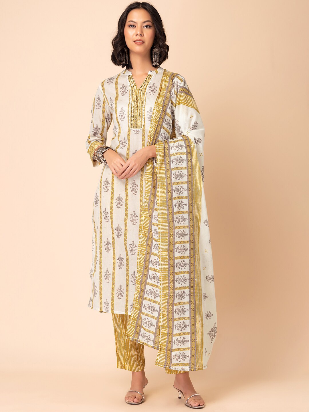 INDYA Floral Boota Printed Band Collar Pure Cotton Kurta With Trouser & Dupatta, Green
INDYA Floral Boota Printed Band Collar Pure Cotton Kurta With Trouser & Dupatta, Green