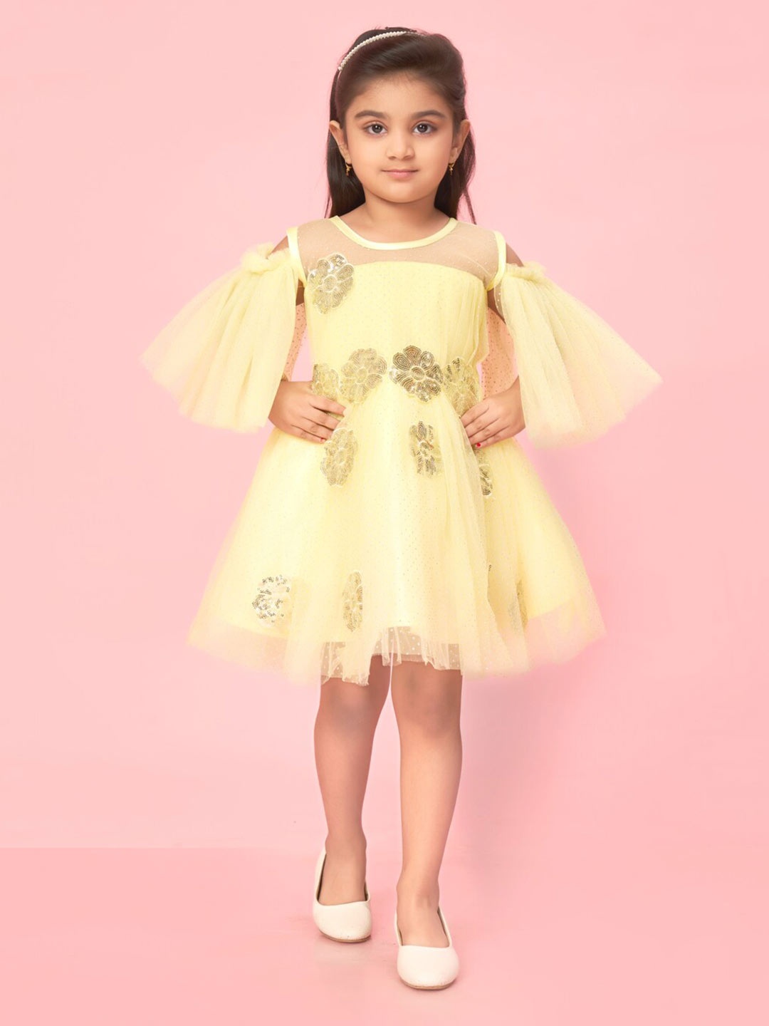 Muhuratam Girls Floral Embellished Cold-Shoulder Sleeves Net Fit & Flare Dress, Lime green
Muhuratam Girls Floral Embellished Cold-Shoulder Sleeves Net Fit & Flare Dress, Lime green