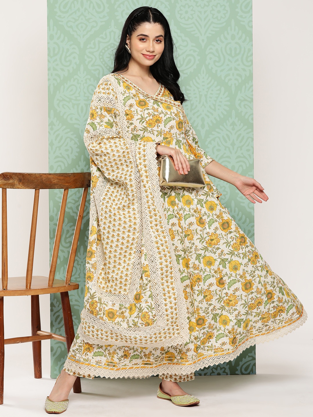 Yufta Women Floral Printed Angrakha Pure Cotton Kurta with Trousers & Dupatta, White
Yufta Women Floral Printed Angrakha Pure Cotton Kurta with Trousers & Dupatta, White