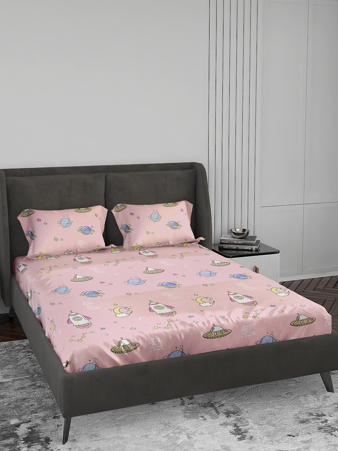 LABHAM Kids Mania Pink & Blue Graphic Cotton 144 TC King Bedsheet With 2 Pillow Covers
LABHAM Kids Mania Pink & Blue Graphic Cotton 144 TC King Bedsheet With 2 Pillow Covers