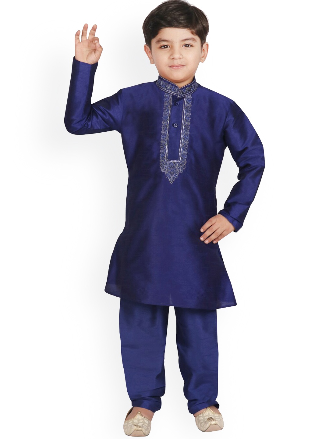 SG YUVRAJ Boys Mandarin Collar Embroidered Thread Work Kurta With Churidar, Navy blue
SG YUVRAJ Boys Mandarin Collar Embroidered Thread Work Kurta With Churidar, Navy blue