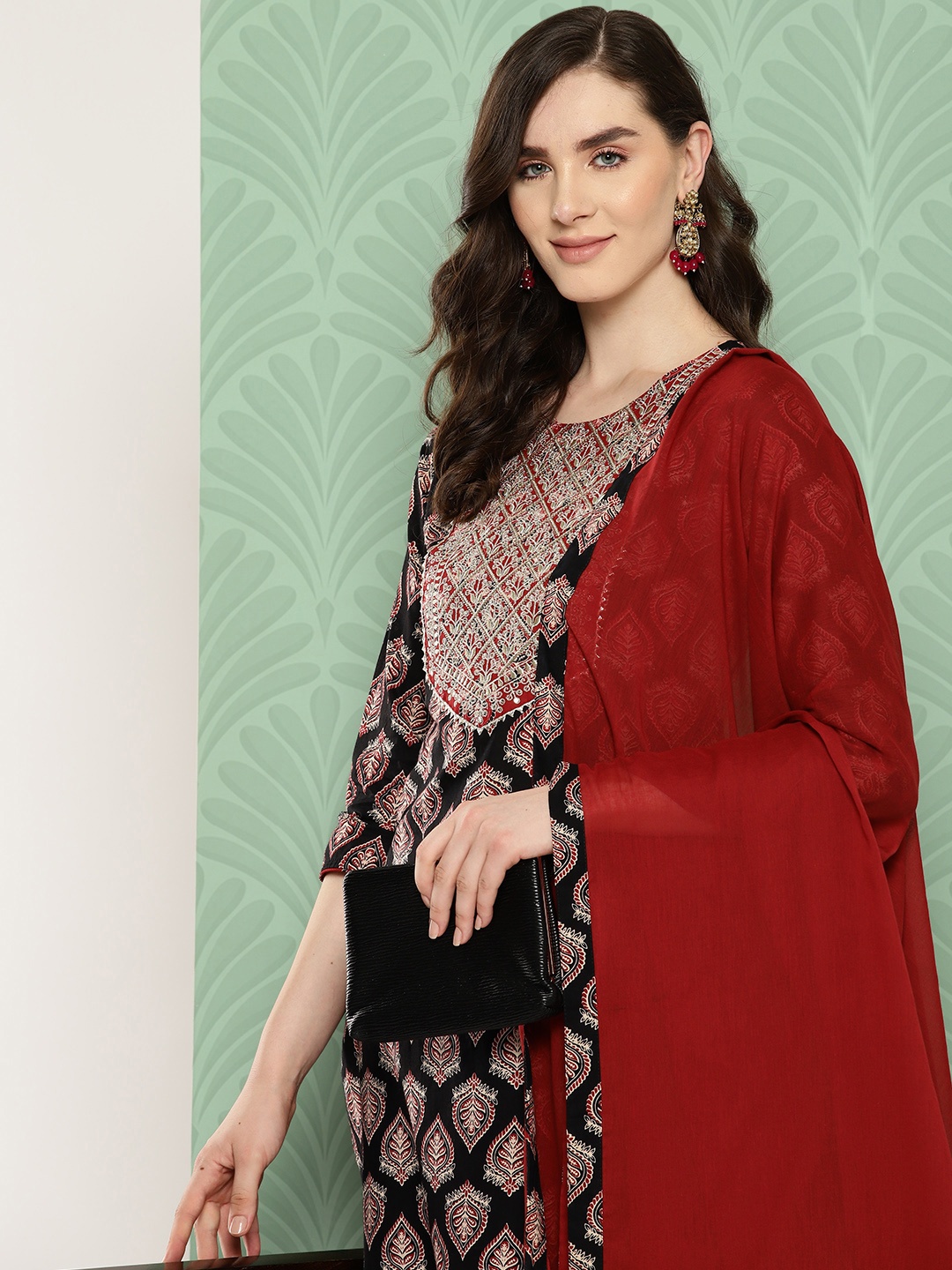 Yufta Women Ethnic Motifs Printed Regular Pure Cotton Kurta with Trousers & With Dupatta, Black
Yufta Women Ethnic Motifs Printed Regular Pure Cotton Kurta with Trousers & With Dupatta, Black