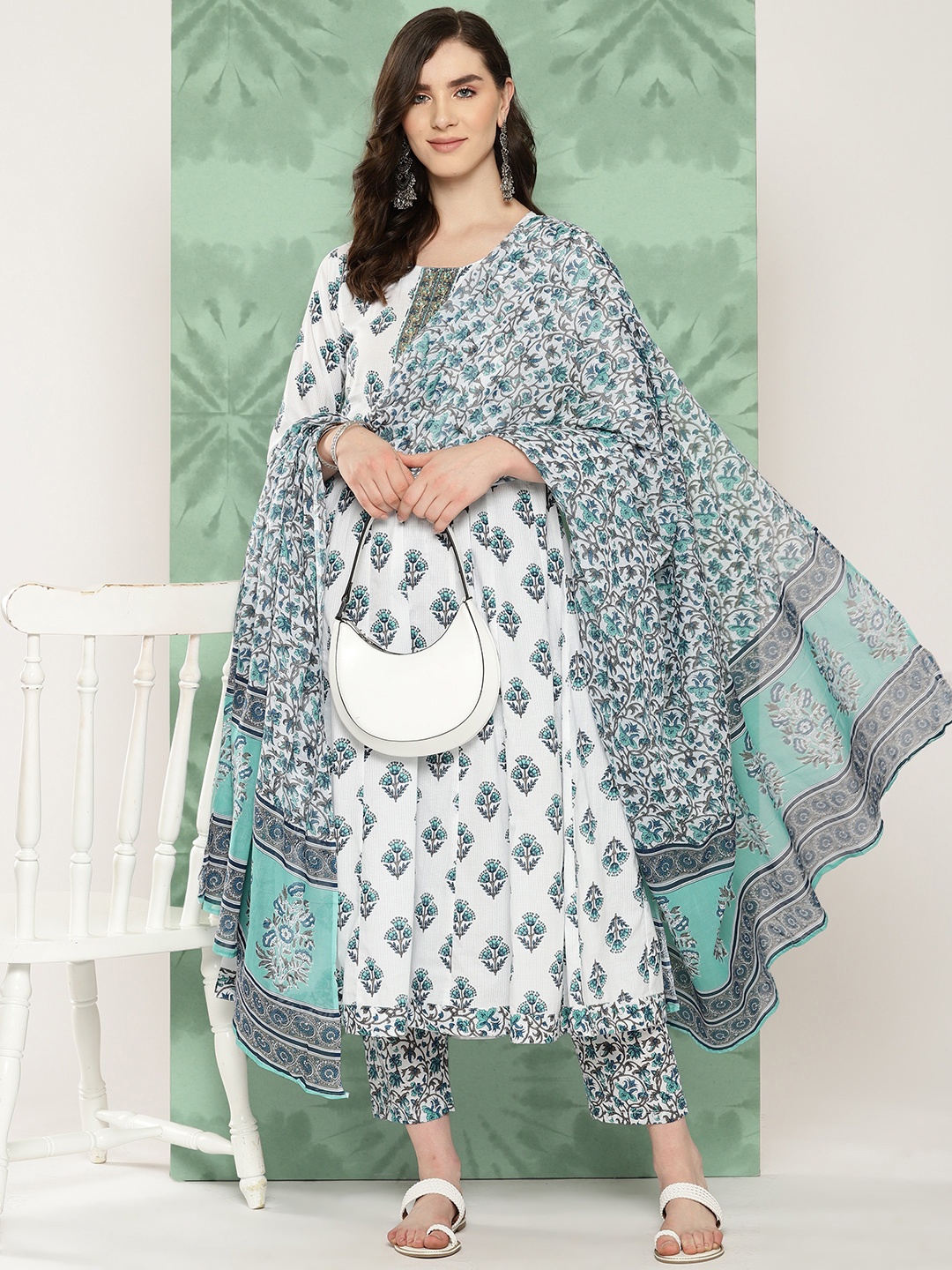 Yufta Women Ethnic Motifs Printed Regular Pure Cotton Kurta with Trousers & With Dupatta, White
Yufta Women Ethnic Motifs Printed Regular Pure Cotton Kurta with Trousers & With Dupatta, White