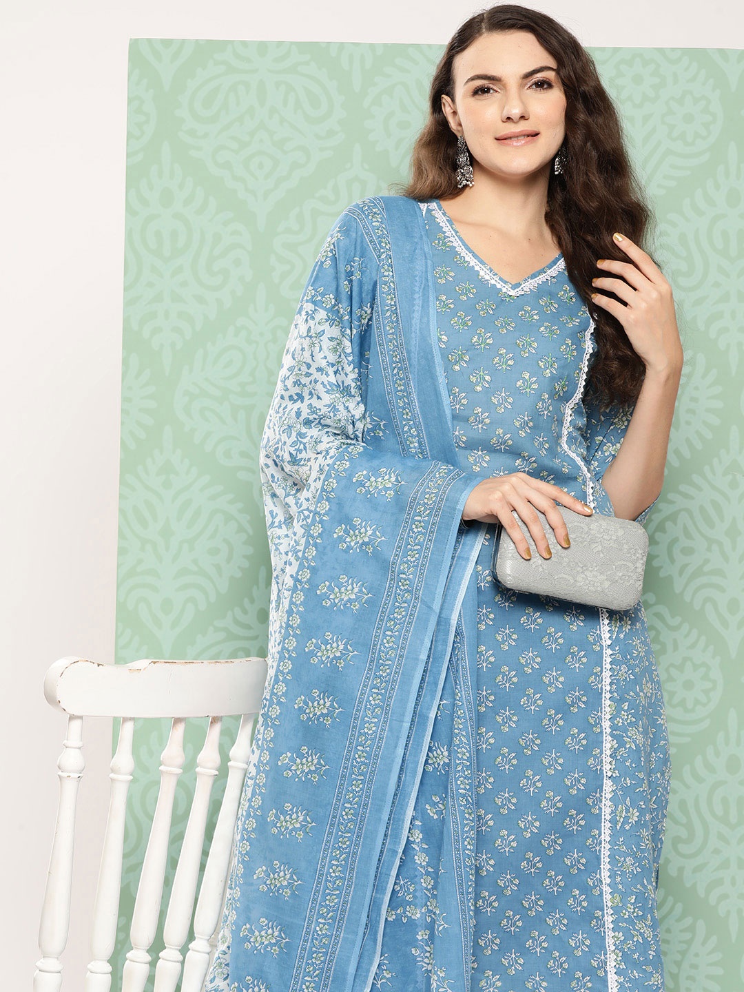 Yufta Women Floral Printed Regular Pure Cotton Kurta with Trousers & With Dupatta, Blue
Yufta Women Floral Printed Regular Pure Cotton Kurta with Trousers & With Dupatta, Blue