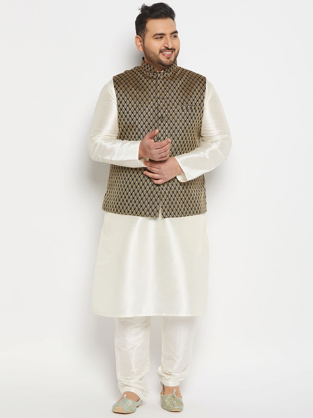 VASTRAMAY Plus Size Mandarin Collar Regular Kurta With Pyjamas & Nehru Jacket, Cream
VASTRAMAY Plus Size Mandarin Collar Regular Kurta With Pyjamas & Nehru Jacket, Cream