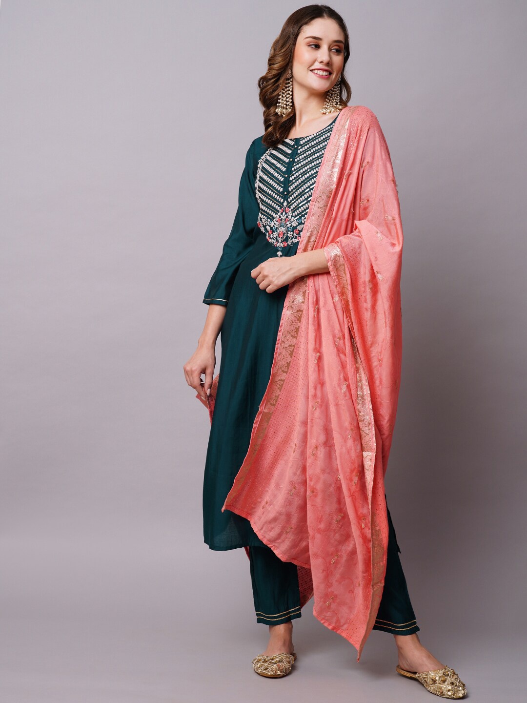 FASHOR Teal & Peach-coloured Ethnic Embroidered Sequinned Kurta with Trousers & Dupatta
FASHOR Teal & Peach-coloured Ethnic Embroidered Sequinned Kurta with Trousers & Dupatta