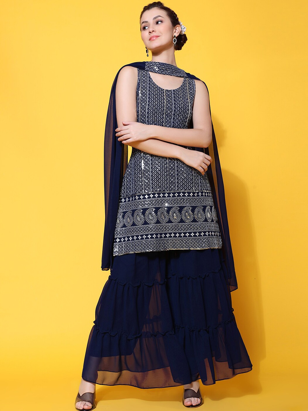 KALINI Ethnic Motifs Embroidered Sequinned Kurta with Sharara & With Dupatta, Navy blue
KALINI Ethnic Motifs Embroidered Sequinned Kurta with Sharara & With Dupatta, Navy blue