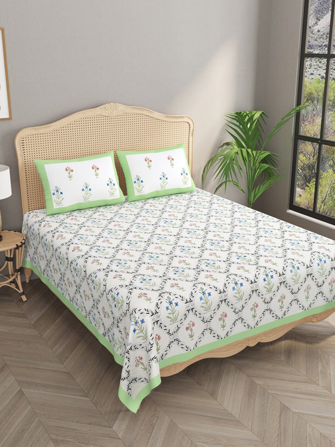 Gulaab Jaipur White & Green Floral Printed 800 TC Cotton King Bedsheet & 2 Pillow Covers
Gulaab Jaipur White & Green Floral Printed 800 TC Cotton King Bedsheet & 2 Pillow Covers