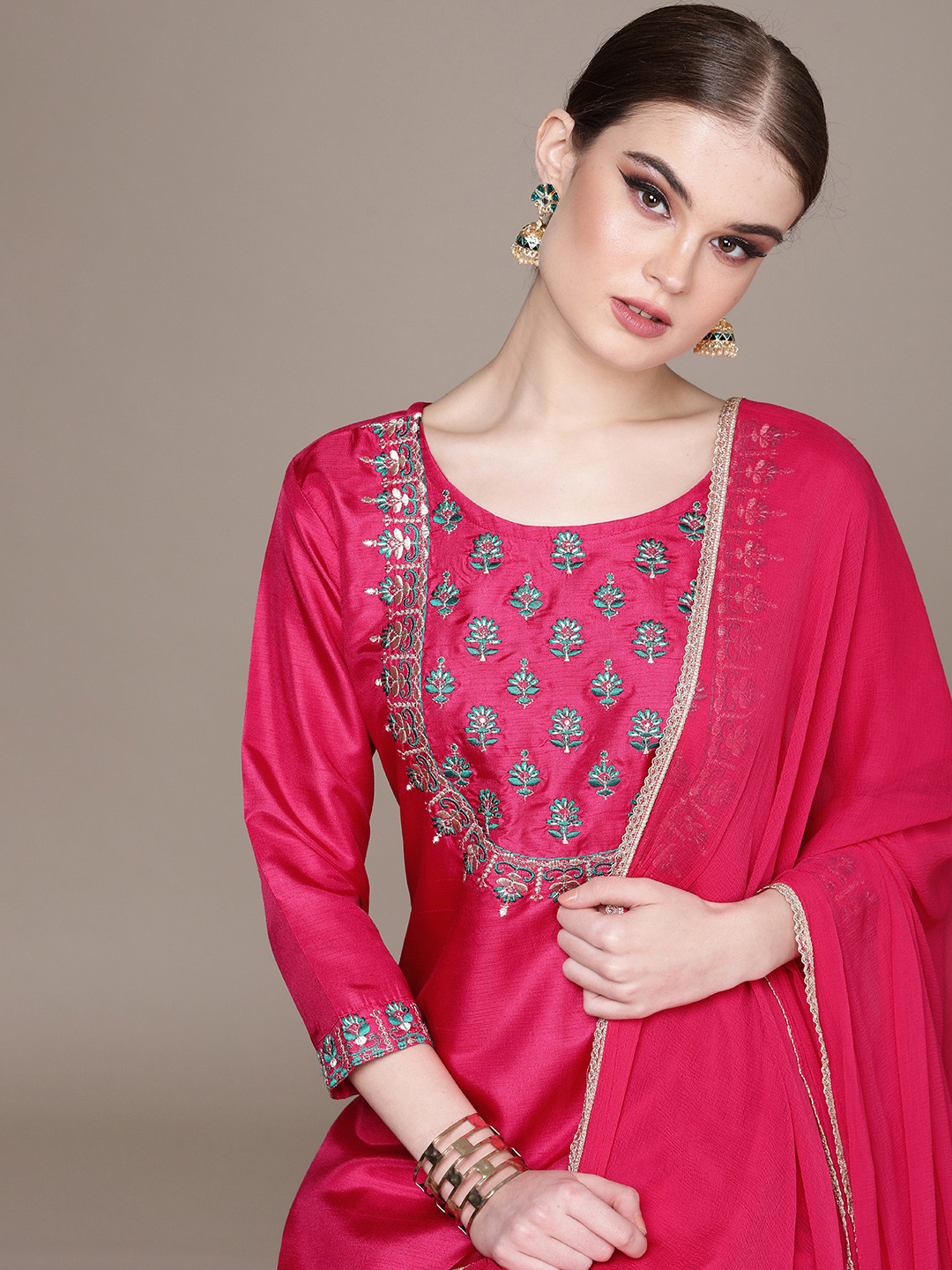 Anouk Women Fuchsia Ethnic Motifs Embroidered Regular Sequinned Kurta with Trousers & With Dupatta
Anouk Women Fuchsia Ethnic Motifs Embroidered Regular Sequinned Kurta with Trousers & With Dupatta