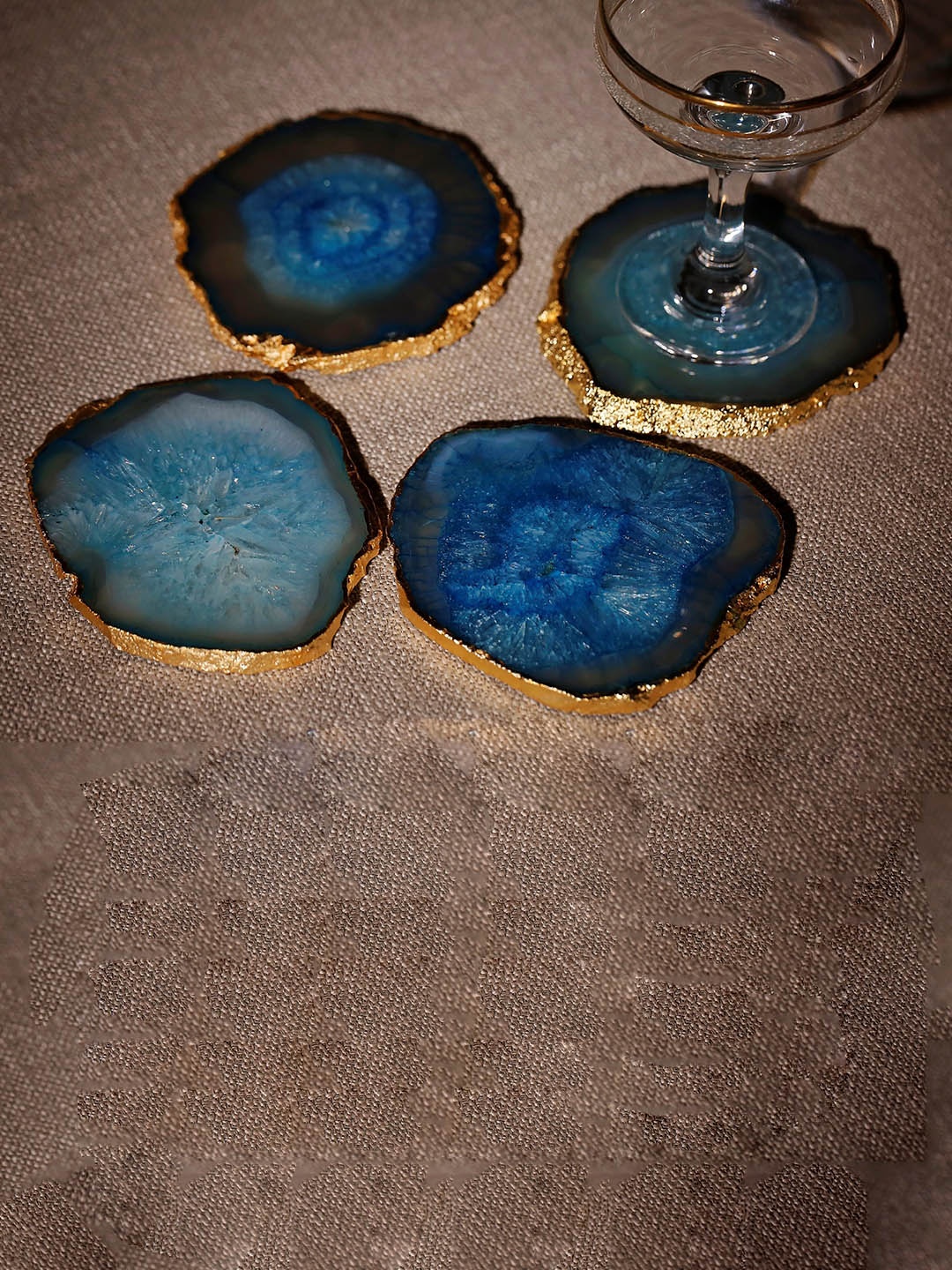 HOMEARTE Aquamarine Agate Turquoise-Blue & Grey 4-Pcs Abstract Design Agate Coasters
HOMEARTE Aquamarine Agate Turquoise-Blue & Grey 4-Pcs Abstract Design Agate Coasters