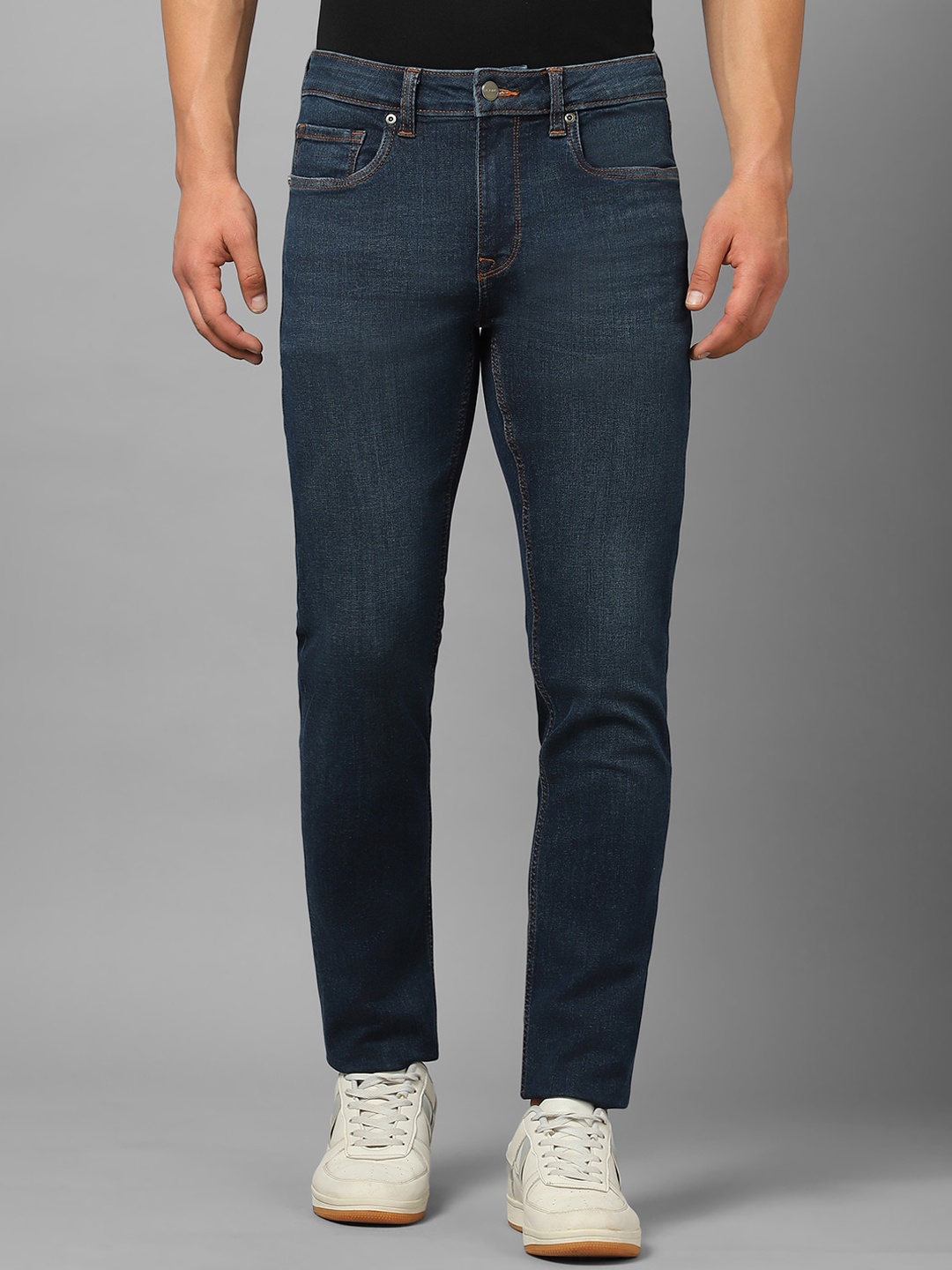 Louis Philippe Jeans Men Slim Fit Mid-Rise Light Fade Clean Look Stretchable Jeans, Navy blue
Louis Philippe Jeans Men Slim Fit Mid-Rise Light Fade Clean Look Stretchable Jeans, Navy blue