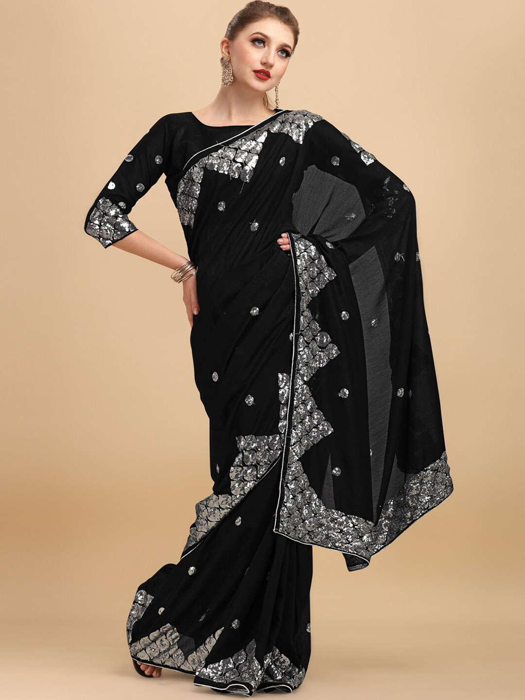 Sangria Black Geometric Embellished Sequinned Detail Saree
Sangria Black Geometric Embellished Sequinned Detail Saree