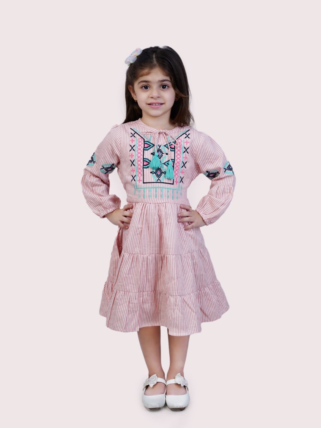 Bella Moda Girls Embroidered Tie-Up Neck Puff Sleeves Pure Cotton A-Line Midi Dress, Pink
Bella Moda Girls Embroidered Tie-Up Neck Puff Sleeves Pure Cotton A-Line Midi Dress, Pink