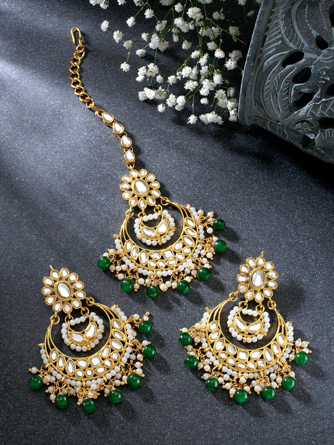 Peora Women Gold-Plated Kundan & Pearl Studded Maang Tikka with Earrings, Green
Peora Women Gold-Plated Kundan & Pearl Studded Maang Tikka with Earrings, Green