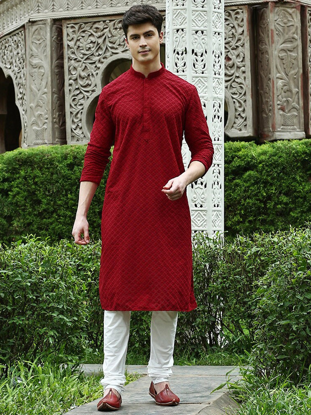 Sanwara Ethnic Motifs Embroidered Regular Chikankari Pure Cotton Kurta with Churidar, Maroon
Sanwara Ethnic Motifs Embroidered Regular Chikankari Pure Cotton Kurta with Churidar, Maroon