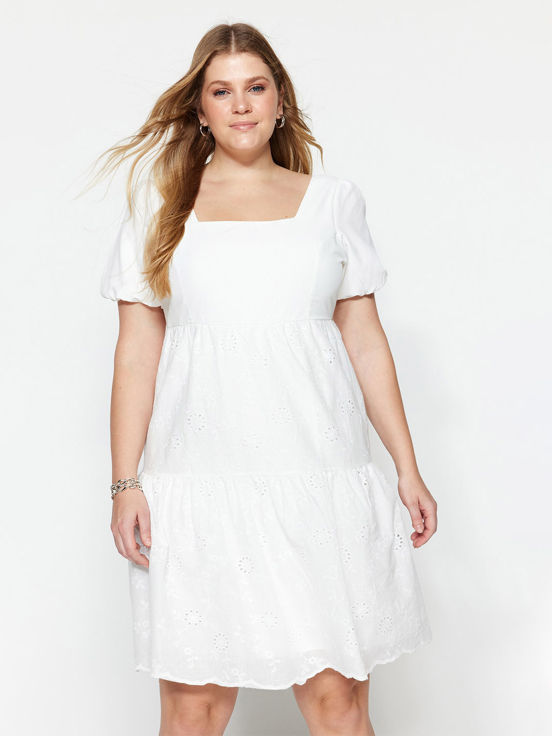 Trendyol Plus Size Square Neck Puff Sleeve Schiffli Pure Cotton A-Line Dress, White
Trendyol Plus Size Square Neck Puff Sleeve Schiffli Pure Cotton A-Line Dress, White