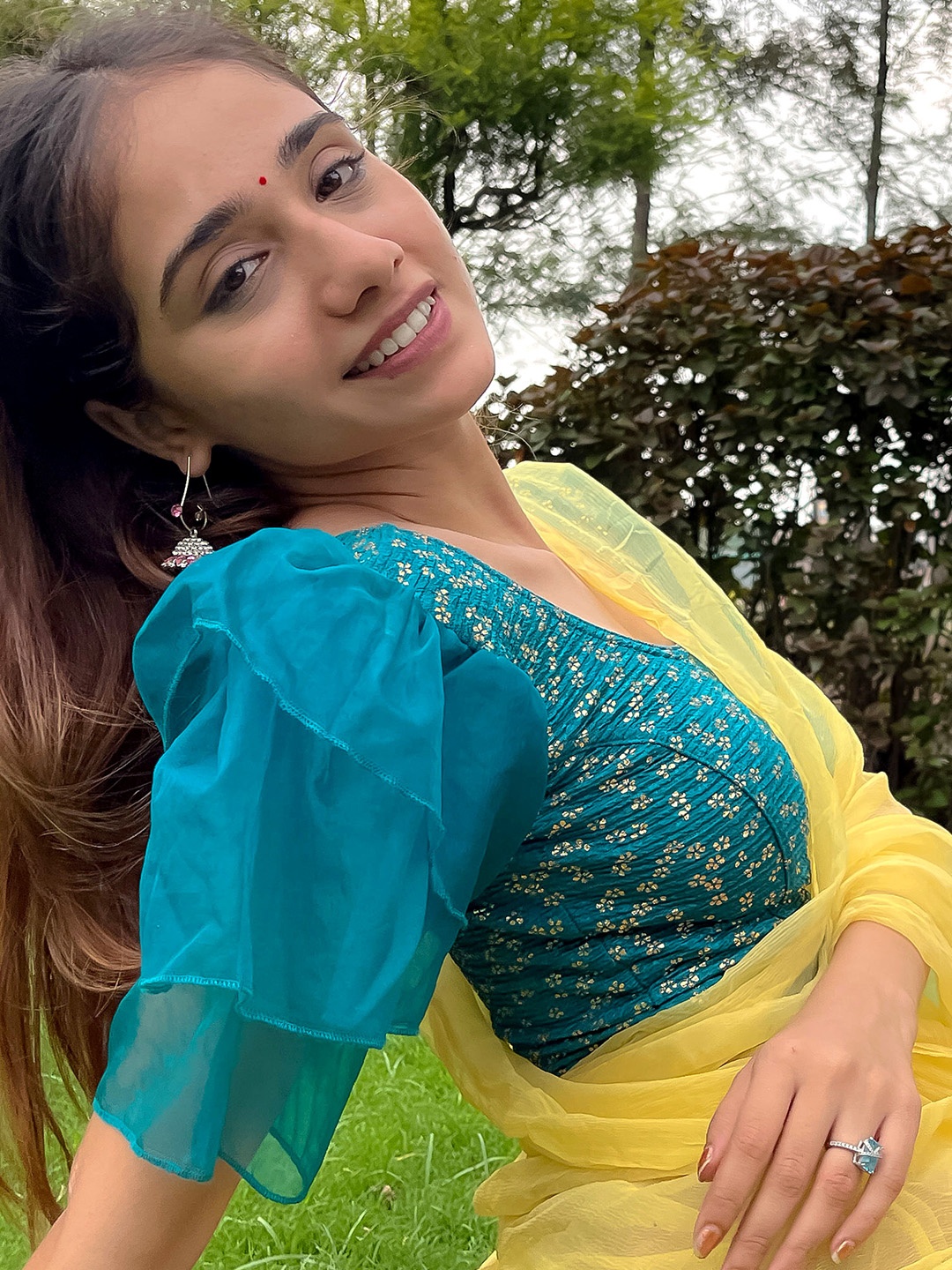Bindigasm's Advi Floral Foil Printed Ruffles Sleeves Jacquard Saree Blouse, Sea green
Bindigasm's Advi Floral Foil Printed Ruffles Sleeves Jacquard Saree Blouse, Sea green