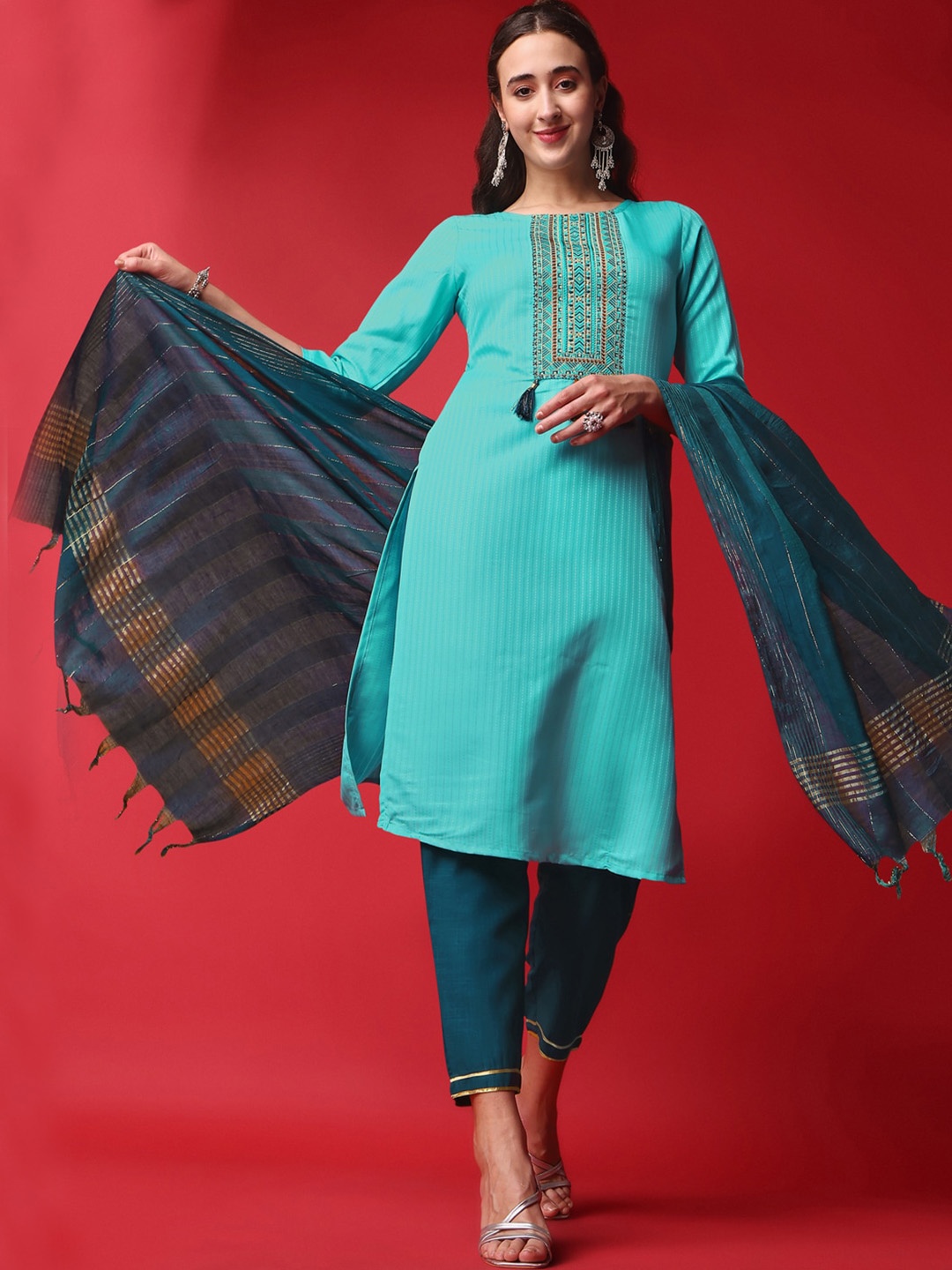 KALINI Women Turquoise Blue Embroidered Regular Thread Work Kurta with Trousers & With Dupatta
KALINI Women Turquoise Blue Embroidered Regular Thread Work Kurta with Trousers & With Dupatta