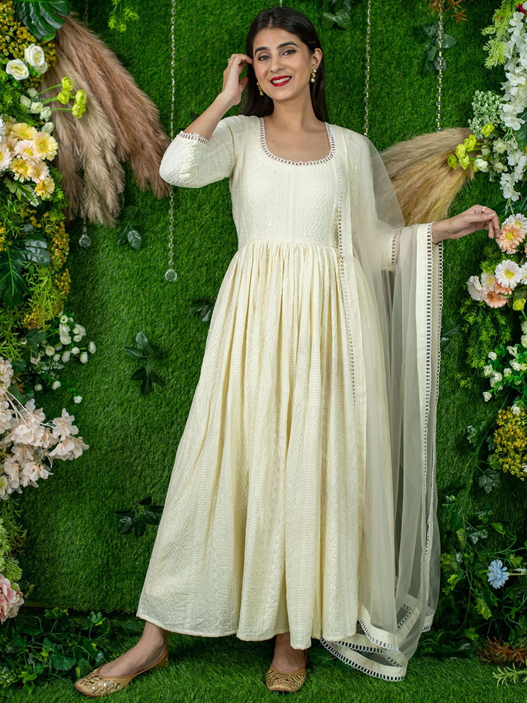 Label Shaurya Sanadhya Ethnic Motifs Embroidered Anarkali Kurta With Trousers & Dupatta, White
Label Shaurya Sanadhya Ethnic Motifs Embroidered Anarkali Kurta With Trousers & Dupatta, White