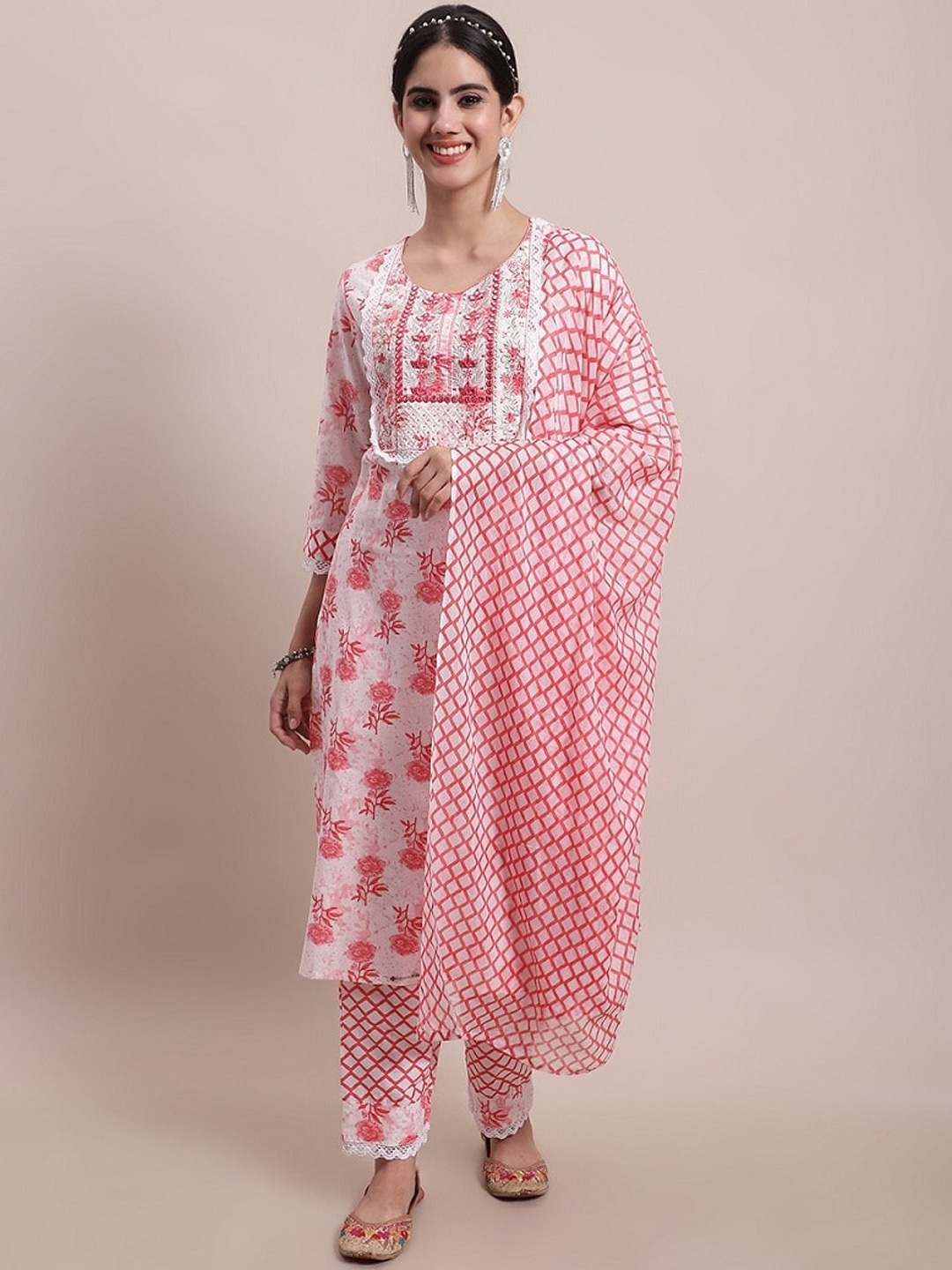Sangria Pink & White Floral Printed Pure Cotton Straight Kurta With Trouser & Dupatta
Sangria Pink & White Floral Printed Pure Cotton Straight Kurta With Trouser & Dupatta