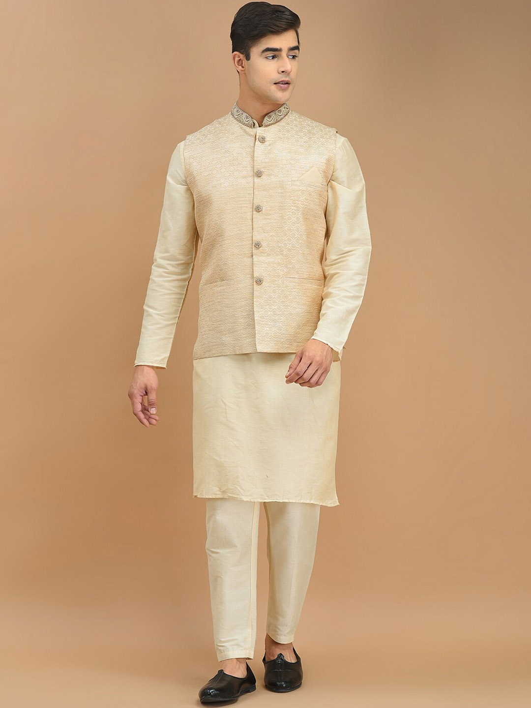 HOUSE OF DEYANN Mandarin Collar Thread Work Straight Kurta with Pyjamas & Nehru Jacket, Cream
HOUSE OF DEYANN Mandarin Collar Thread Work Straight Kurta with Pyjamas & Nehru Jacket, Cream