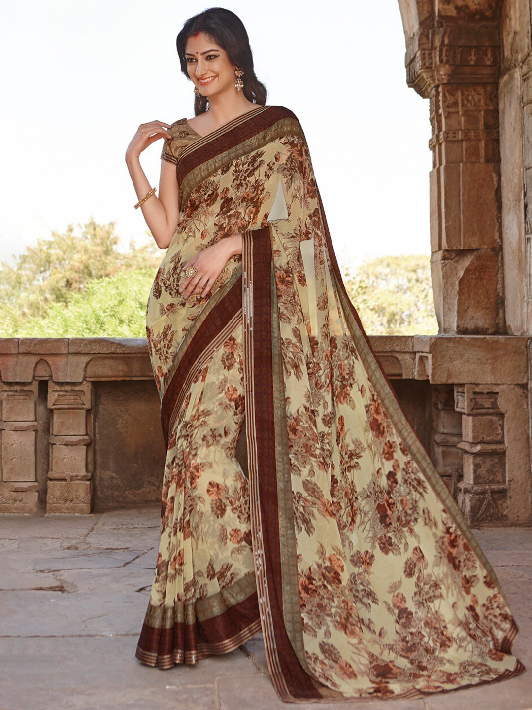 Laxmipati Floral Printed Poly Georgette Saree, Beige 
Laxmipati Floral Printed Poly Georgette Saree, Beige