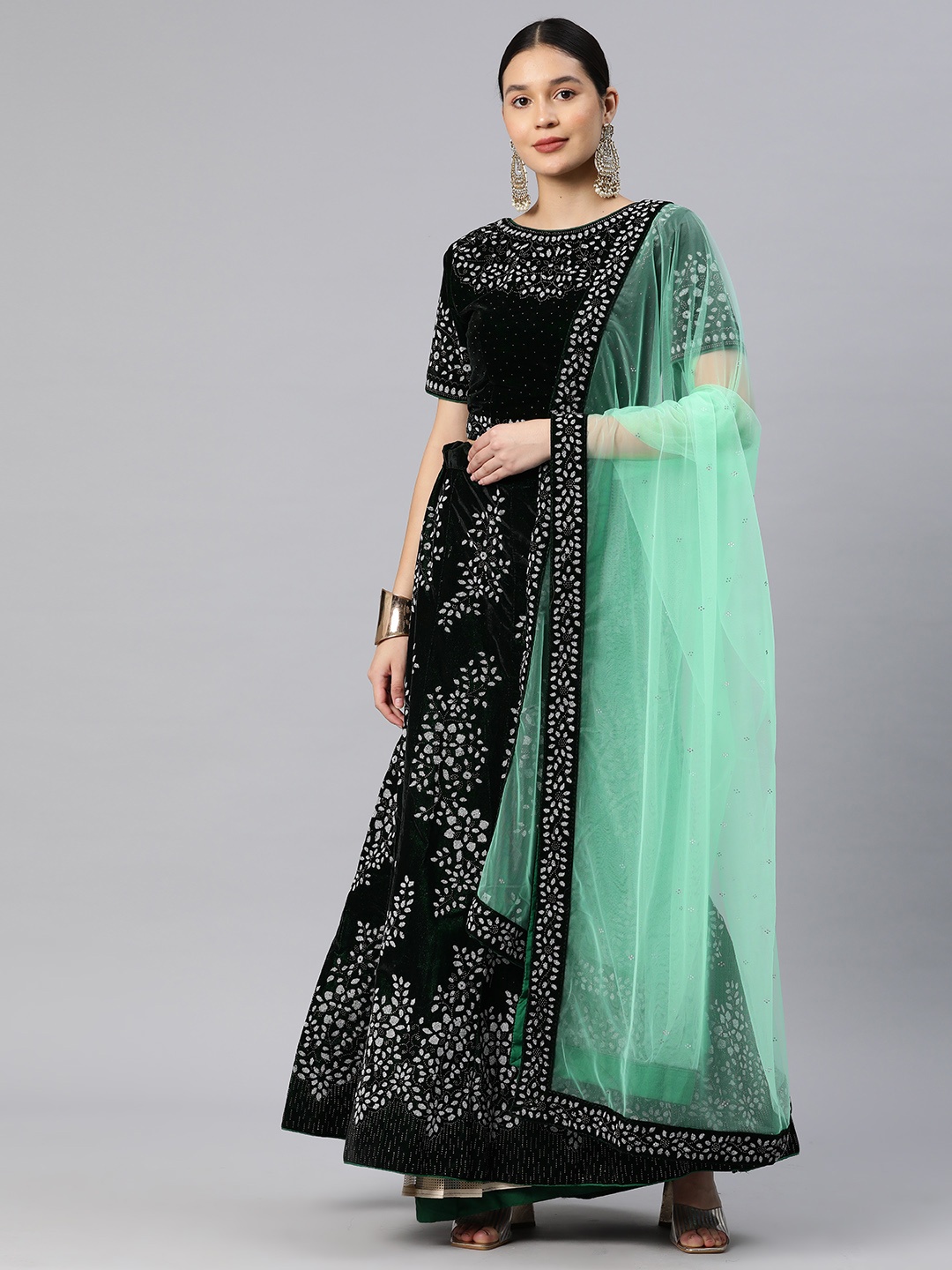 CAMPAIGN TRENDS Embellished Beads & Stones Unstitched Lehenga & Blouse With Dupatta, Green
CAMPAIGN TRENDS Embellished Beads & Stones Unstitched Lehenga & Blouse With Dupatta, Green
