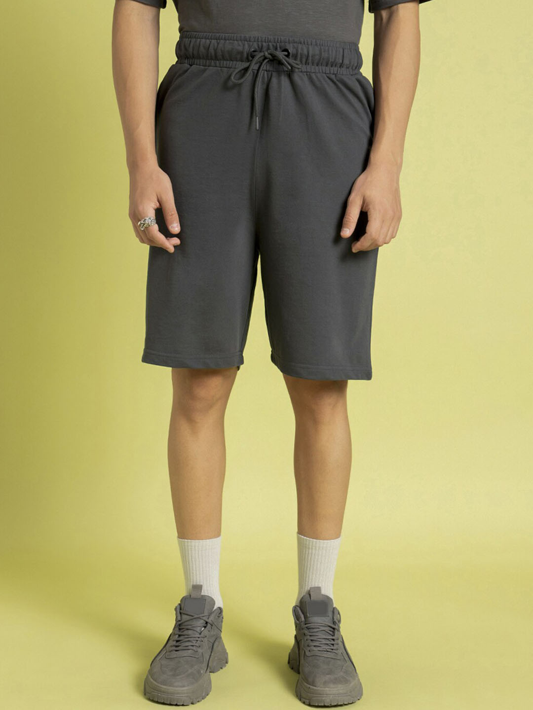 Bewakoof Air 1.0 Men Oversized Shorts, Grey
Bewakoof Air 1.0 Men Oversized Shorts, Grey