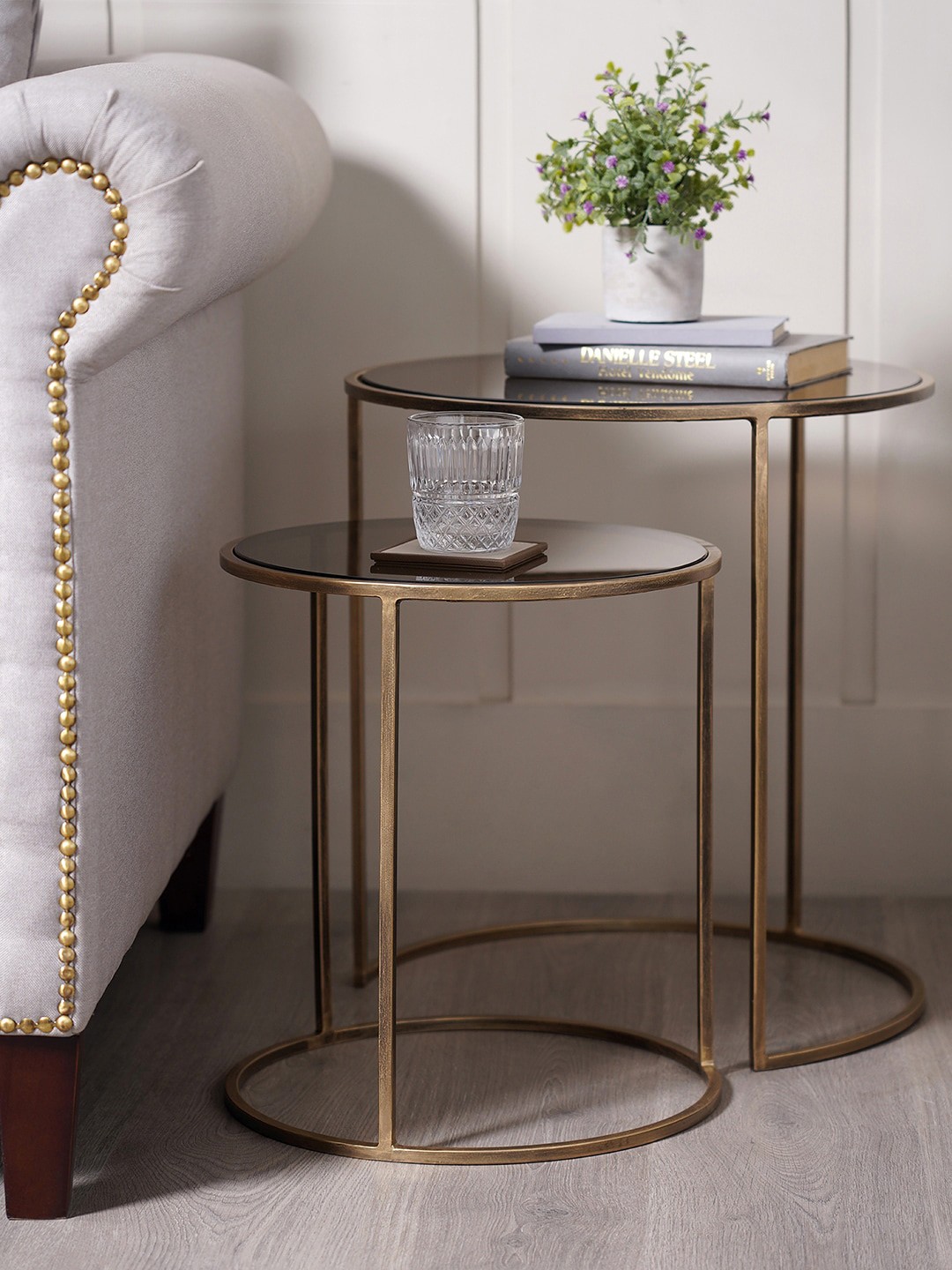 Pure Home and Living Set of 2 Antique Finish Round-Shaped Nesting Side Tables, Gold
Pure Home and Living Set of 2 Antique Finish Round-Shaped Nesting Side Tables, Gold
