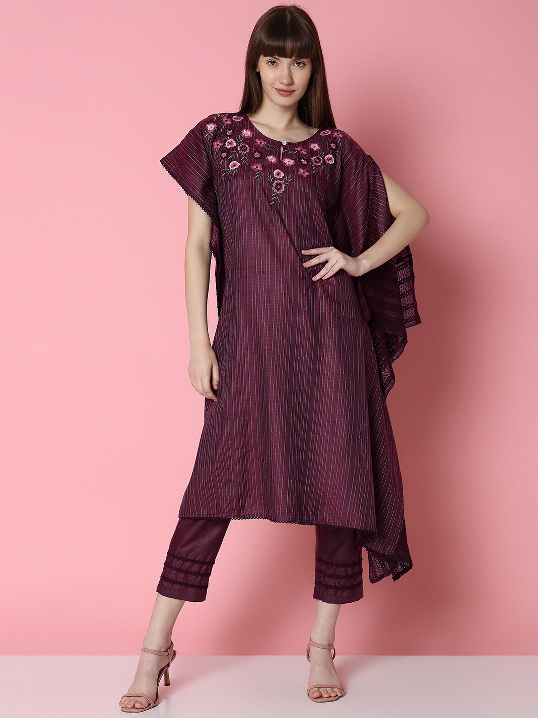 Indifusion Floral Embroidered Flared Sleeves Asymmetric Hem Kaftan Kurta & Trousers, Purple
Indifusion Floral Embroidered Flared Sleeves Asymmetric Hem Kaftan Kurta & Trousers, Purple