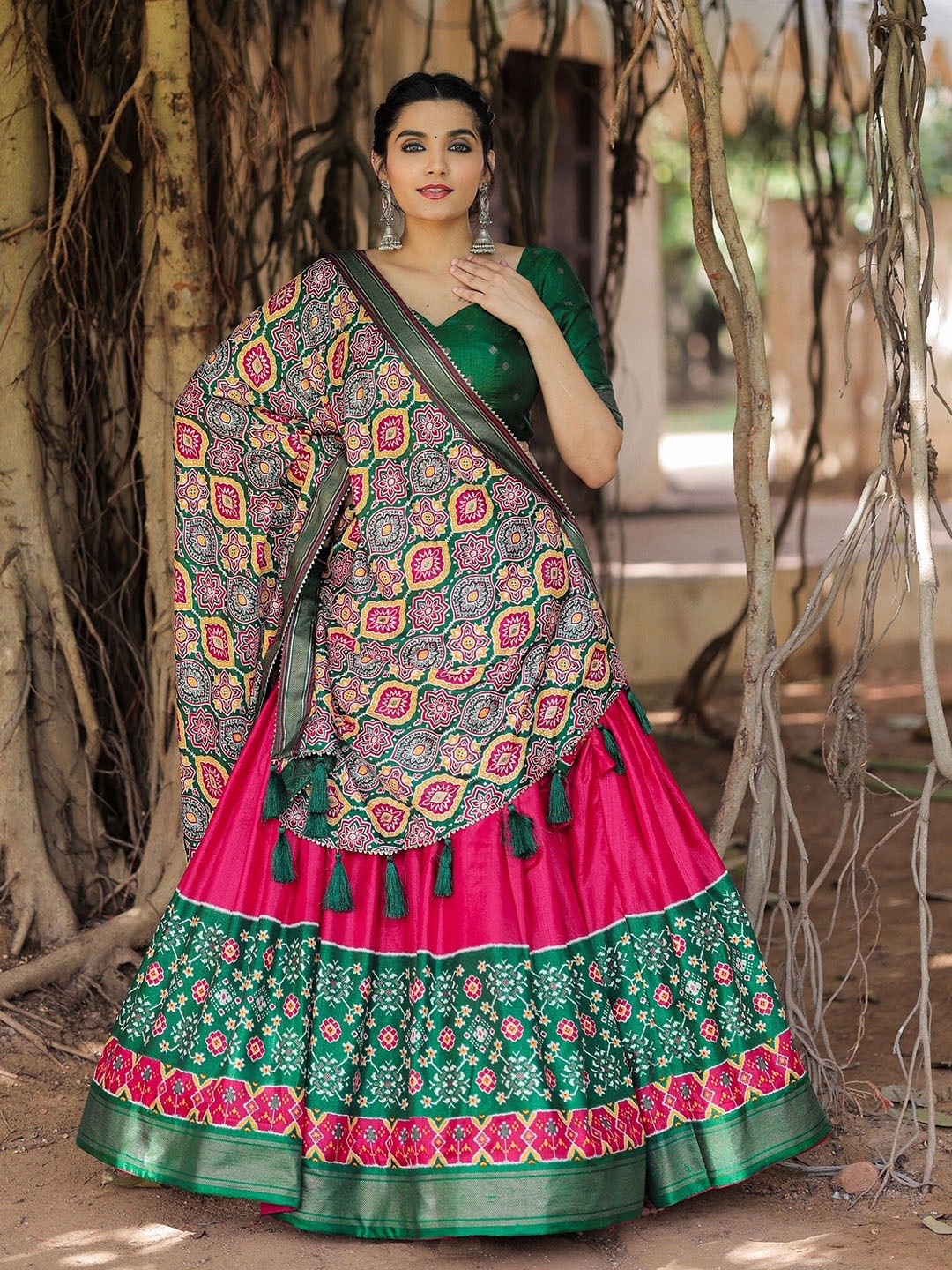 LOOKNBOOK ART Foil Printed Semi-Stitched Lehenga & Unstitched Blouse With Dupatta, Pink
LOOKNBOOK ART Foil Printed Semi-Stitched Lehenga & Unstitched Blouse With Dupatta, Pink