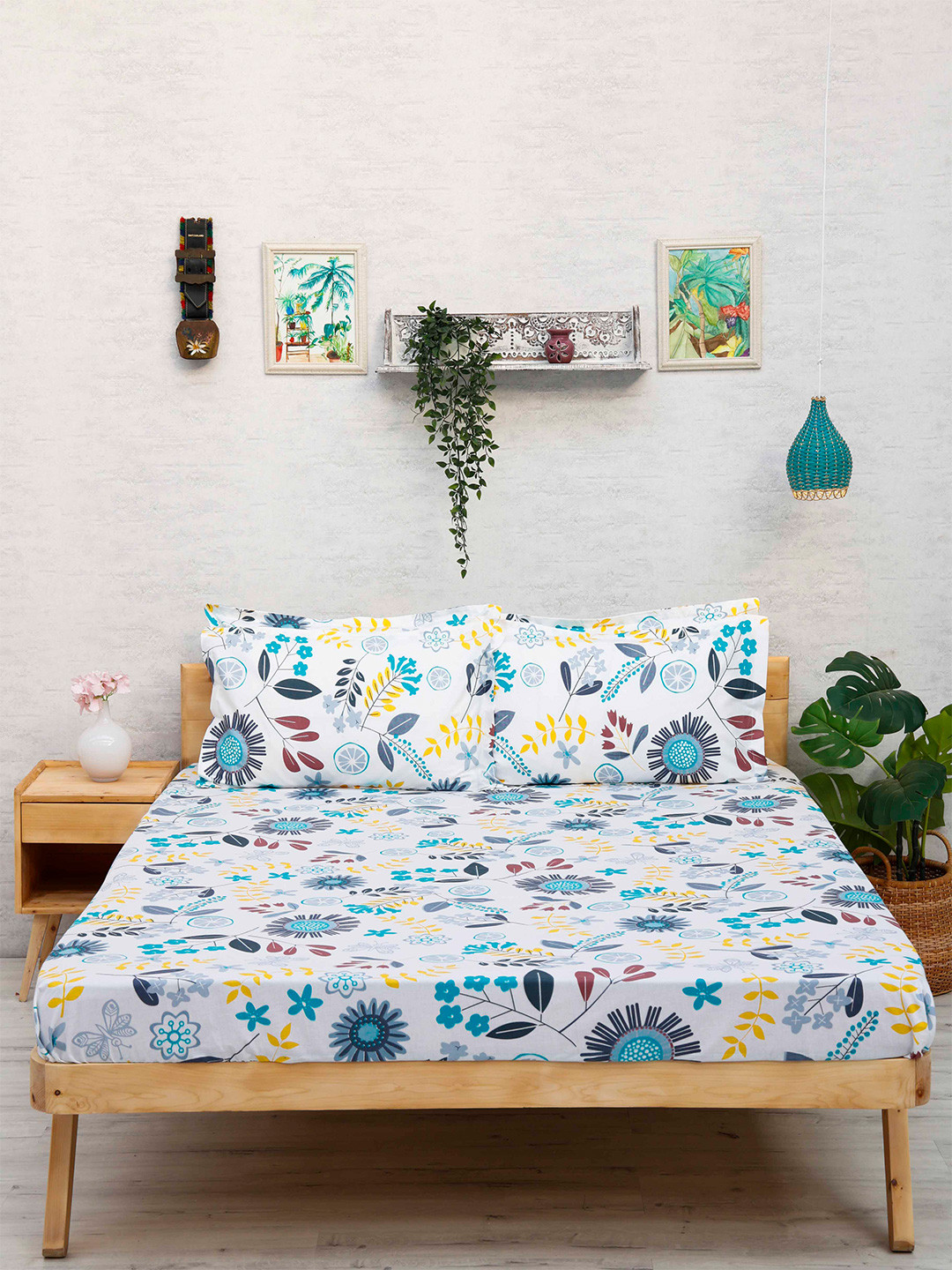 Ariana White & Blue Floral 144 TC Pure Cotton King Bedsheet with 2 Pillow Covers
Ariana White & Blue Floral 144 TC Pure Cotton King Bedsheet with 2 Pillow Covers